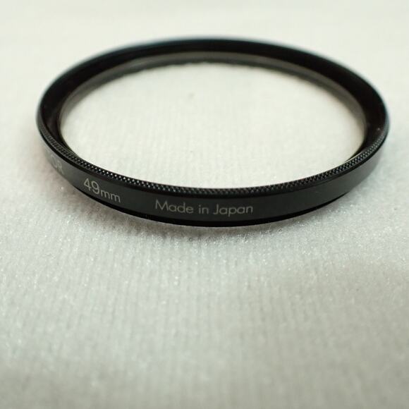 Sony SEL55F18Z Zeiss Sonnar FE 55mm f/1.8 Lens w/Hoya HD2 Filter, Hood, 2 Caps - Picture 14 of 15